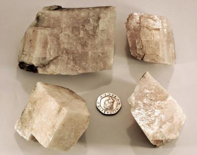Calcite rhombs, Nantiago.(CWO) Bill Bagley Rocks and Minerals